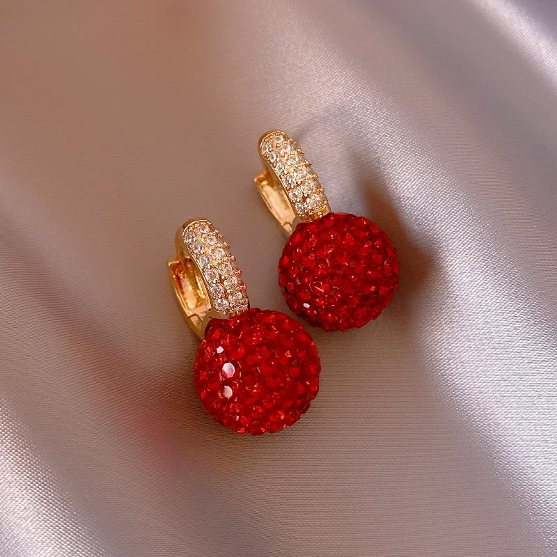 The New Fashion Jewelry Full Rhinestone Red Ball Earrings Autumn and Winter Fashion Korean Temperament Earrings for Women