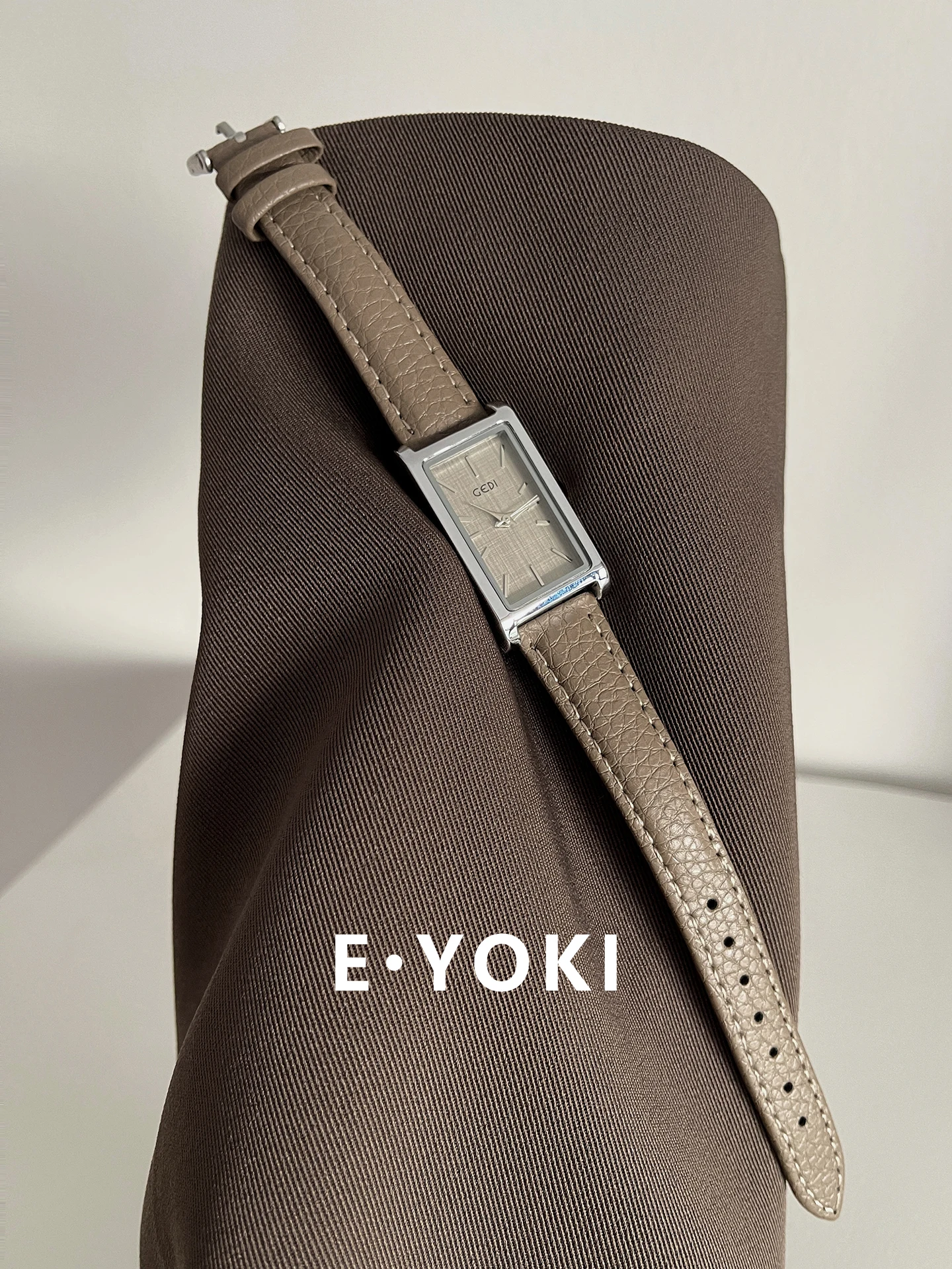 Correa de cuero rectangular Elefante Gris Reloj de mujer elegante y elegante Diseño vintage, Reloj de pulsera de cuarzo versátil para mujer.