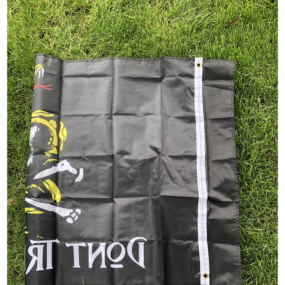 TIKI FLAG 3x5ft 90x150 سنتيمتر الجمجمة Gadsden الأفعى العلم (لا تتخطو علي) البوليستر راية للزينة