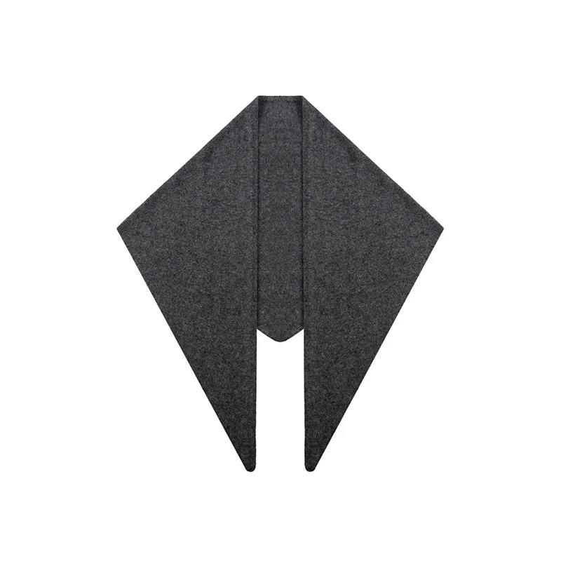 وشاح مثلث محبوك من الصوف بلون سادة