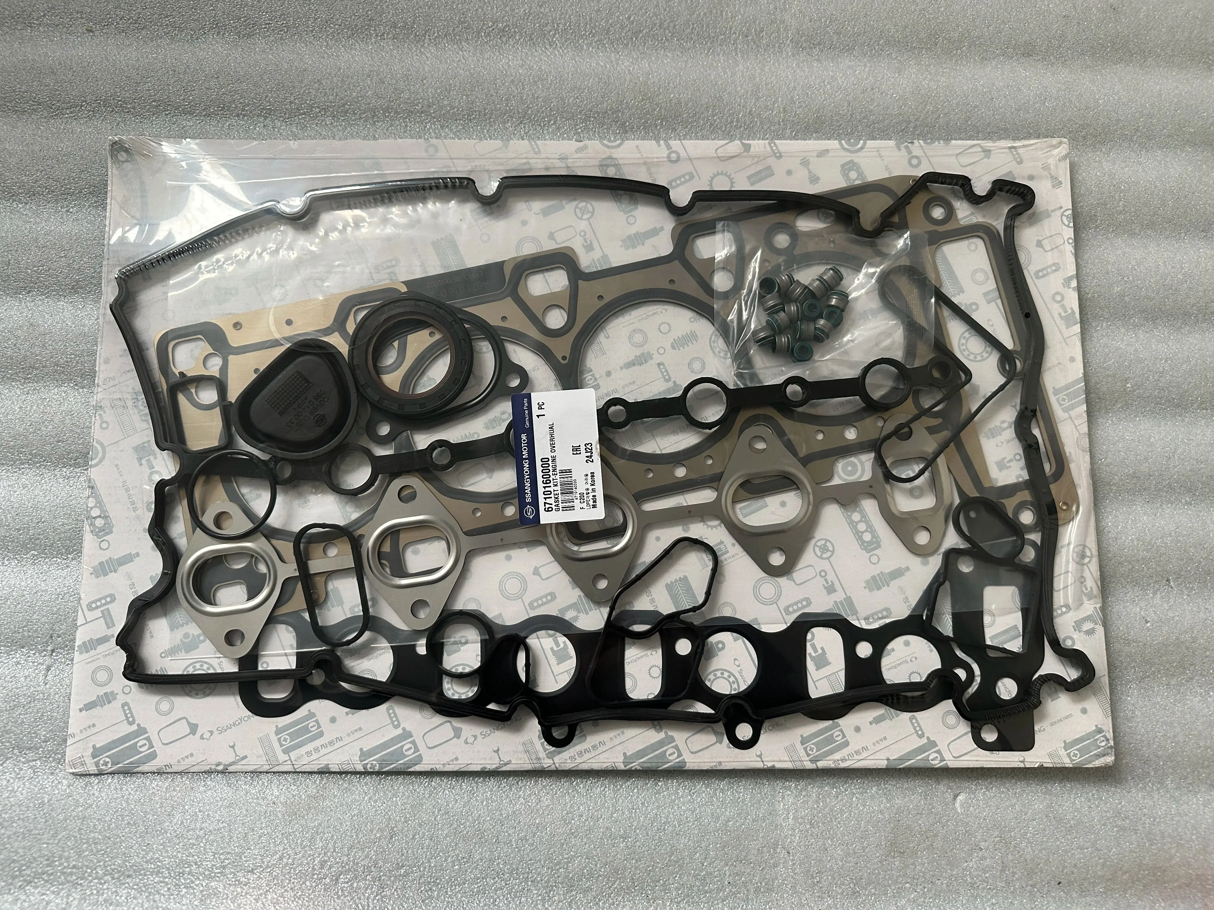 

Engine Overhual Gasket Kit 6710160000 For Ssangyong Rexton Rouids/Stavic II Actyon Sports II Korando C Musso Sports II
