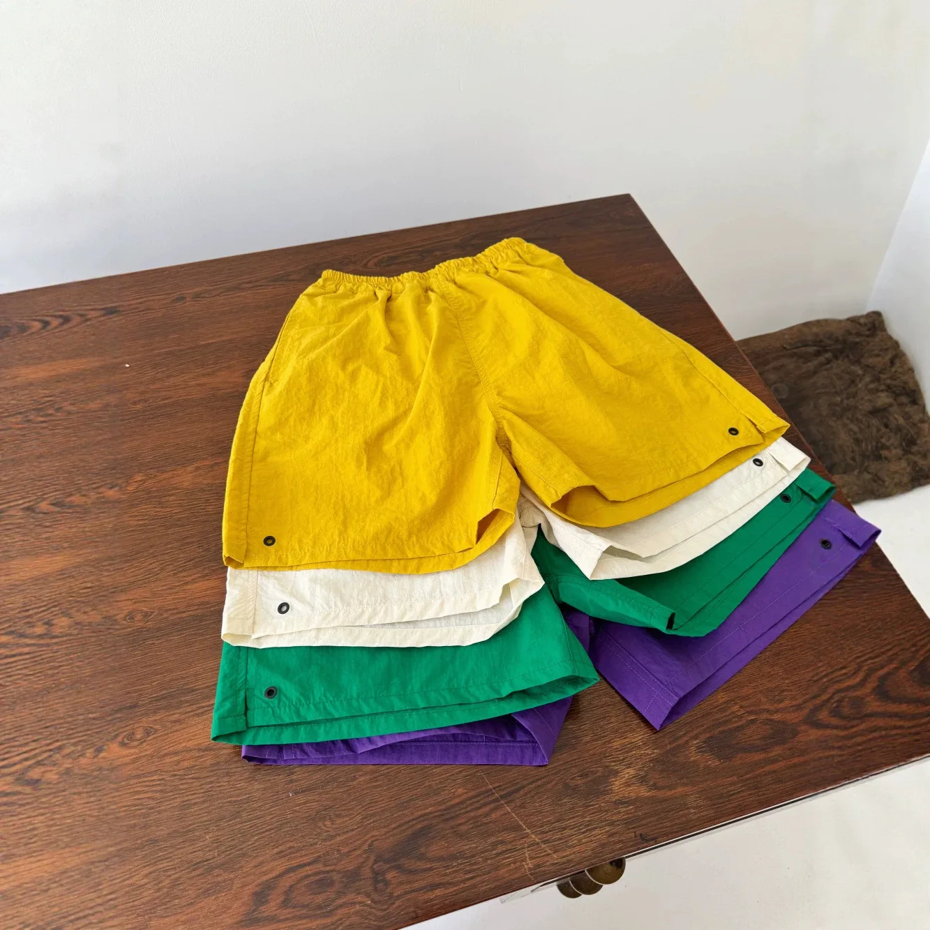 roupas-infantis-calcas-fashion-para-criancas-verao-2026-estilo-casual-solto-e-versatil-para-meninos-shorts-casuais-para-criancas