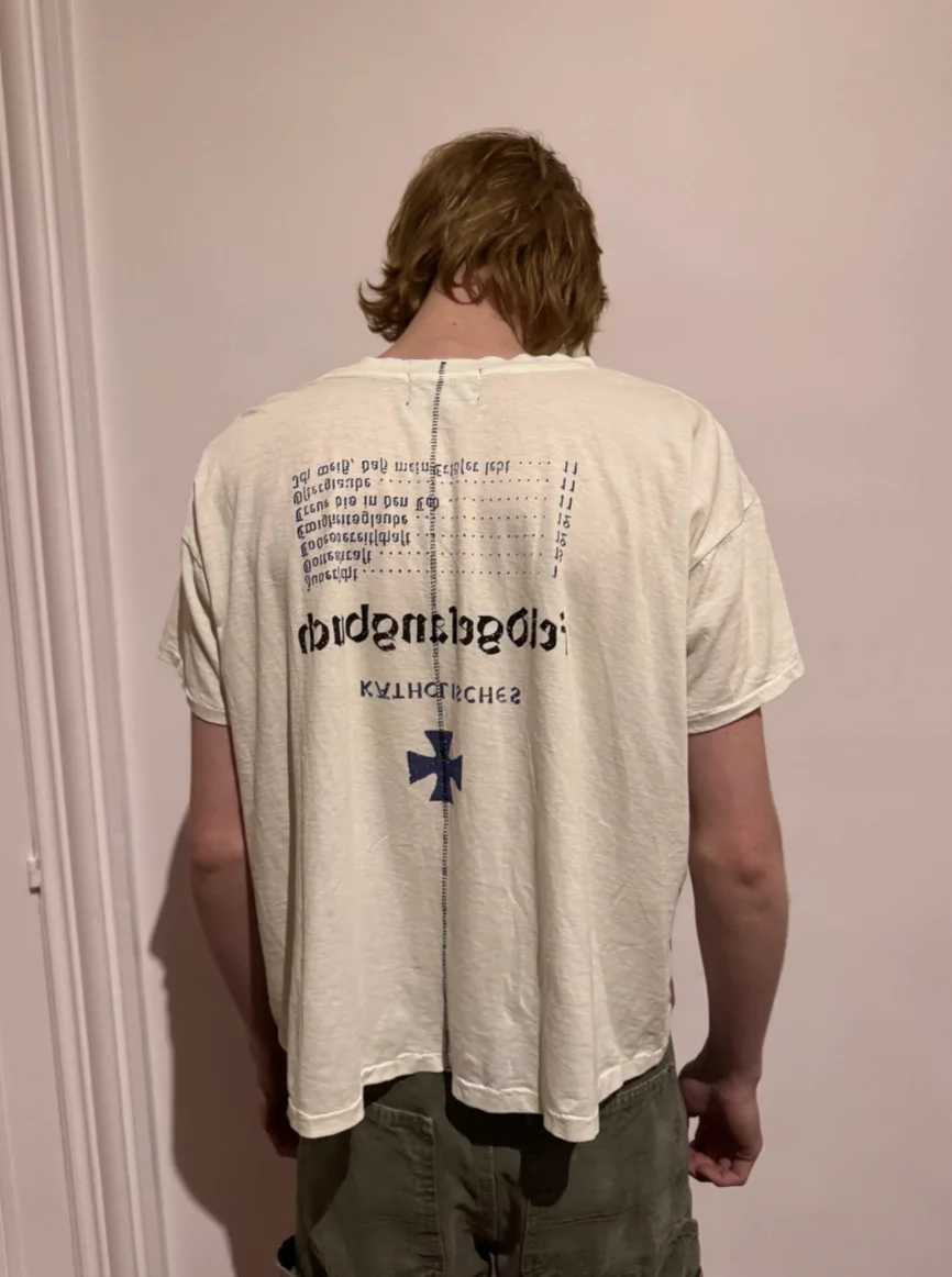 

ER/D 25fw toothbrush, stitched short-sleeved T-shirt after washing and destroying