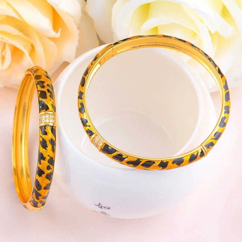 Shiny 18kt Leopard Pattern Bracelet Bangle for Women Birthday Ball Wedding Party Jewelry Accessories Gifts