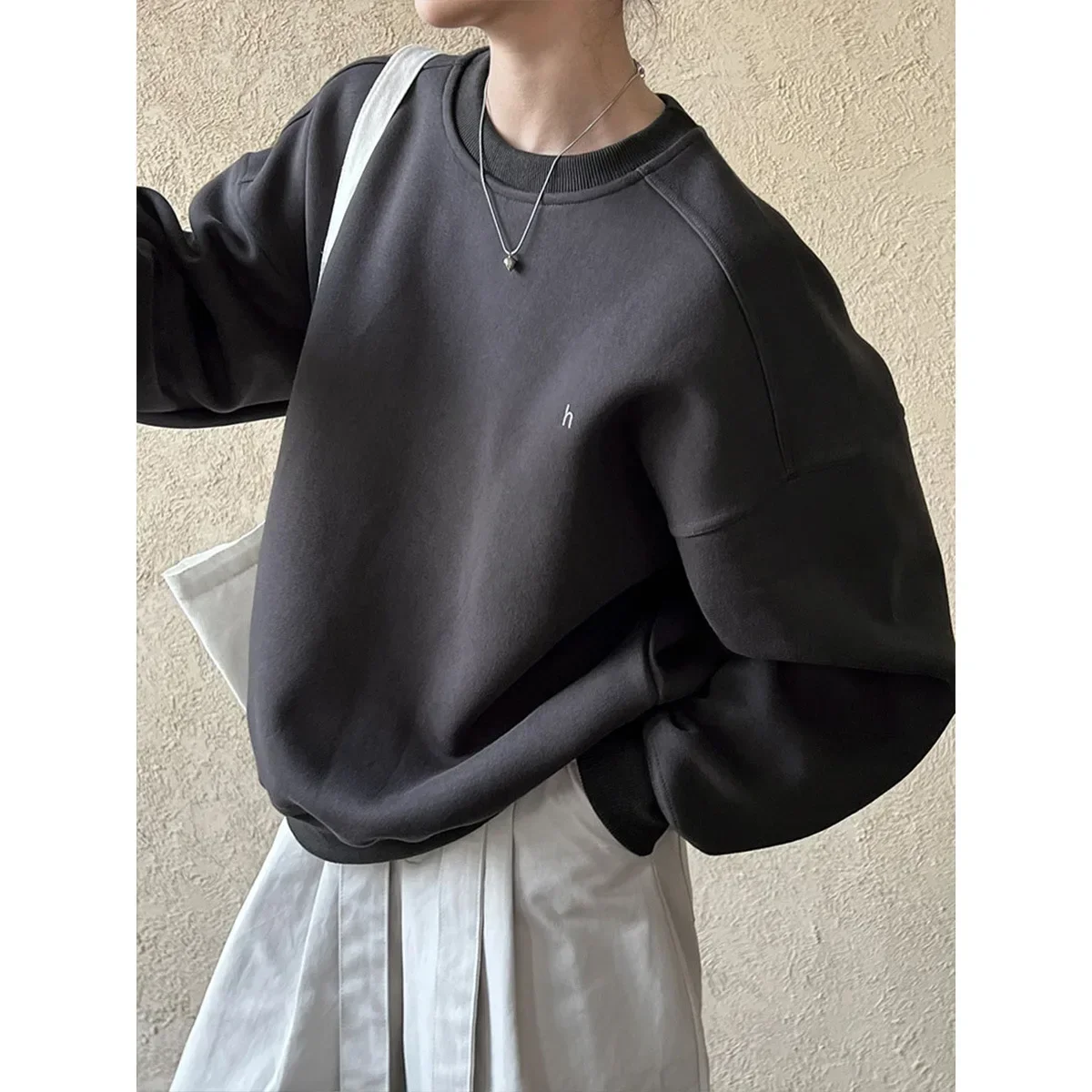 Casual silhouette loose solid color lazy pullover sweatshirt for women autumn new h letter embroidered top