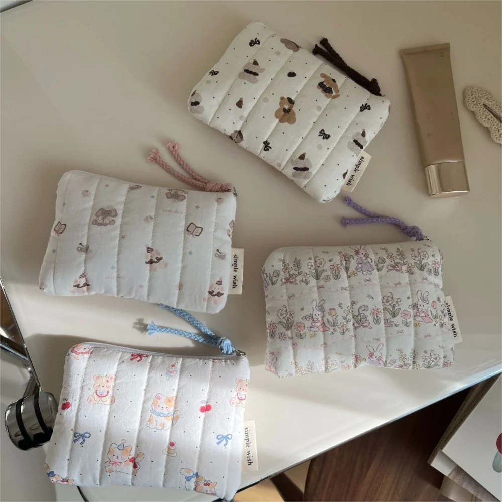 กระเป๋าใส่เหรียญผ้าฝ้ายลายดอกไม้สุดน่ารัก ทรงสี่เหลี่ยม มีซิป ใส่บัตรได้ น้ำหนักเบา พกพาสะดวก ใส่หูฟัง ลิปสติกได้