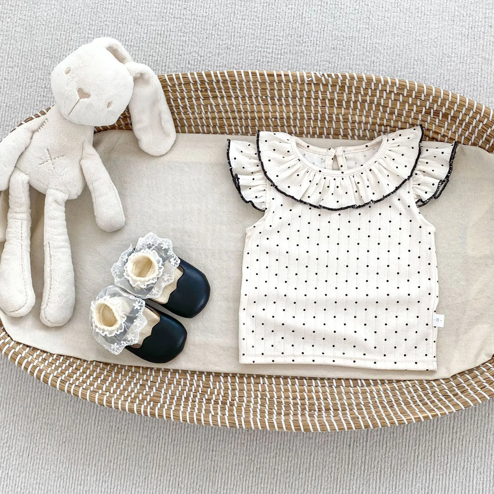 طقم تي شيرت صيفي جديد للفتيات الصغيرات مع ياقة دانتيل منقط وأكمام طائرة لملابس الفتيات #6