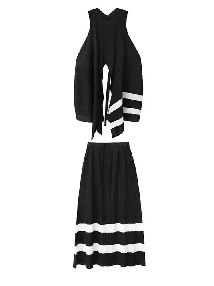 Women Black Striped Irregular Pleated Big Size Long Vest New V-collar Sleeveless Fashion Spring Summer 2026 DUAN