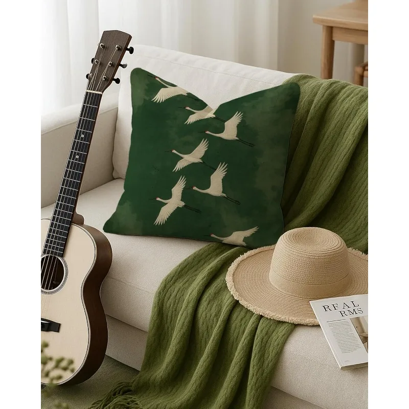 1pc 2D Flat Printed Throw Pillow, Dark Green Background with Flying Crane Pattern, Cushion Cover, Suitable for Outdoor Courtyard Decor, Living Room Sofa / Bedroom Headboard / Car Interior / Library / Coffee Shop / Balcony, Pillow Insert Not Included
