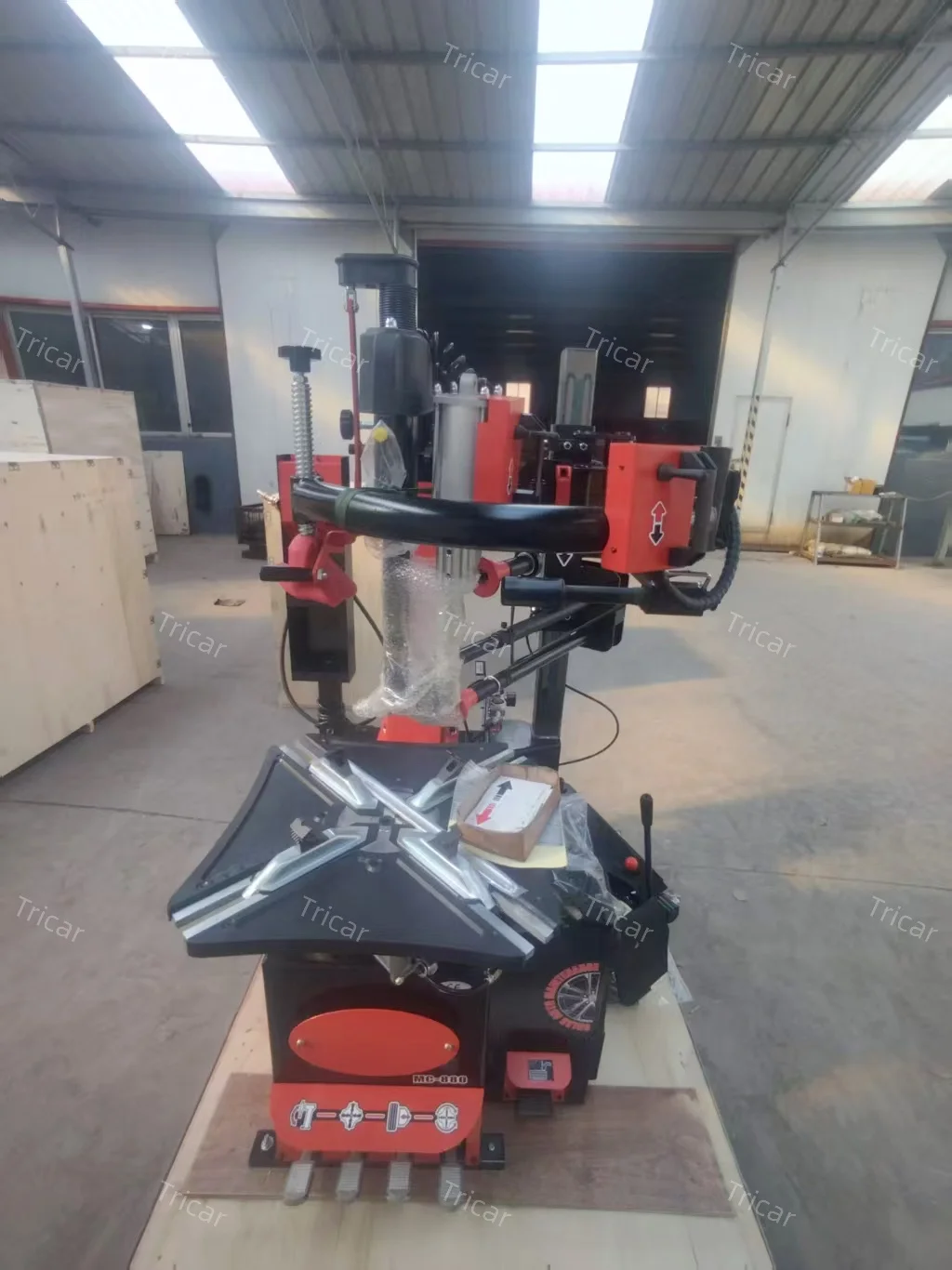 Tricar Sale Max Rim 26 Inch Automatic Tire Changer With Lean Back Design Auto Picker Tyre Changing Machine