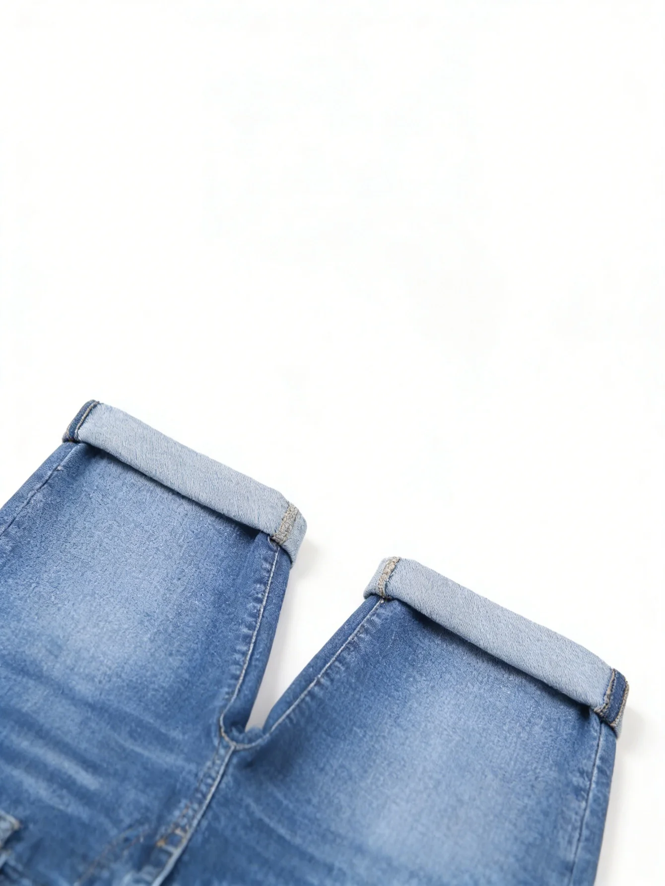 

Мужские синие джинсовые шорты, облегающие, модные, в уличном стиле, оригинальный дизайн, джинсовые брюки. Аксессуары и ремни в комплект не входят.