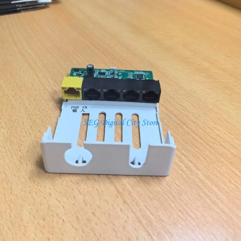 

U75B Открытый гигабитный удлинитель мощности через Ethernet 1 вход 4 выхода водонепроницаемый