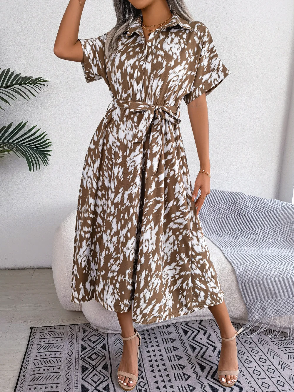 2025 Primavera Estate Moda donna Stampa leopardata Camicia con lacci Abito femminile Casual Allentato Bottone con risvolto Abiti longuette a maniche corte