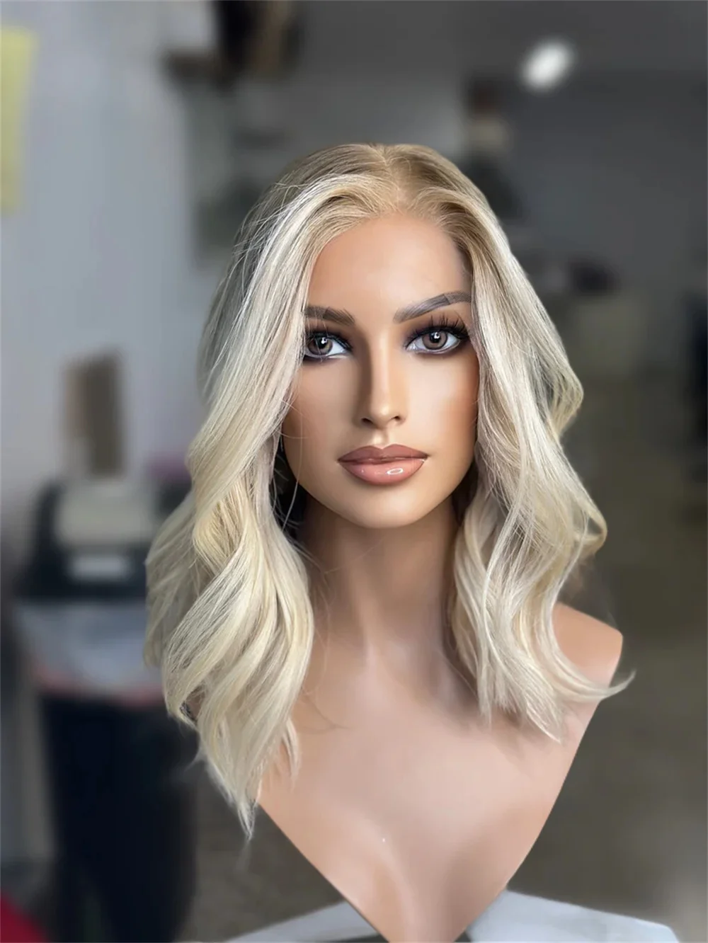 High Heat Fibre Wig Ombre Creamy Blonde Synthetic Lace Front Wig Natural Preplucked Hairline Soft Natural Shoulder Wave Wig
