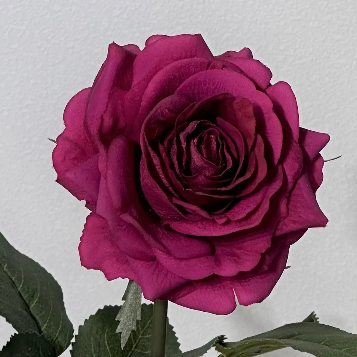 5 Stück Feuchtigkeitsspendende Rosen mit Echtem Touch, Künstliche Blumen für Hochzeitsdekoration, Brautstrauß, Kunstrosen für Party, Heim- und Tischdekoration – Detail 7