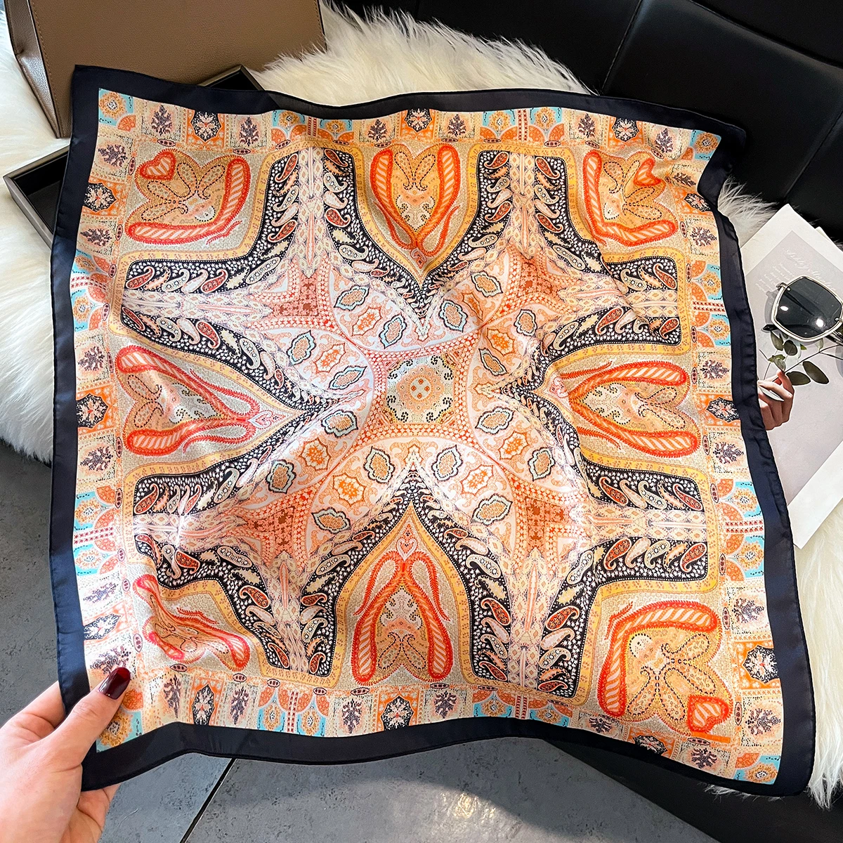 

Шелковый платок-шарф с принтом 2026: Атласный квадратный платок для женщин, повязка на голову, бандана, хиджаб, накидка от кошачьей шерсти