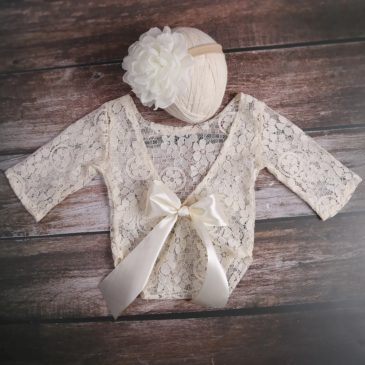 Ylsteed Newborn Photoshoot Outfit Big Bowknot White Long Sleeve Lace Romper with Headband Photo Props for Infants Portrait prop