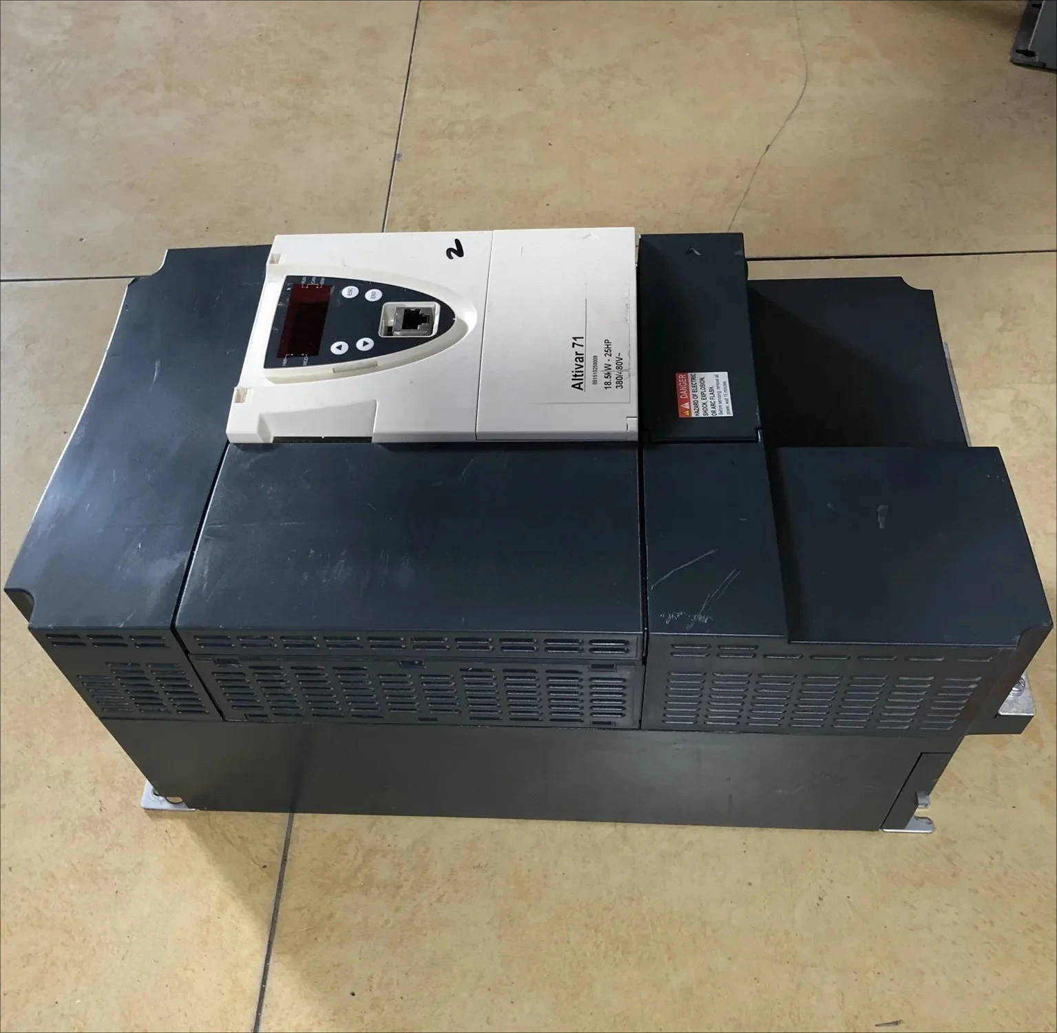 ATV71HD18N4Z Schneider inverter disassemble and package the 18.5KW kW inverter ATV61HD18N4Z