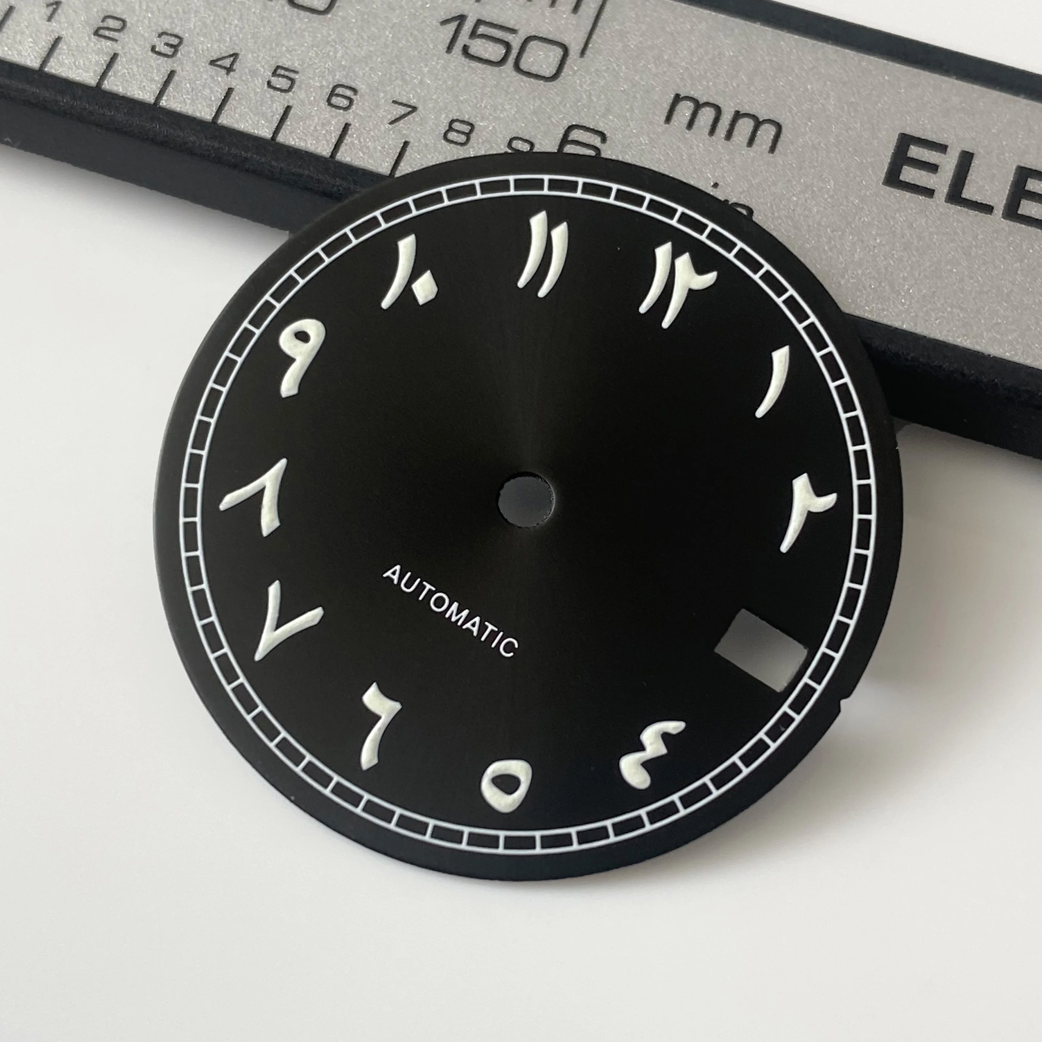 Циферблат NH35 28,5 мм с арабскими цифрами и зеленым светящимся циферблатом подходит для сменных аксессуаров калибра NH35 NH36 NH38