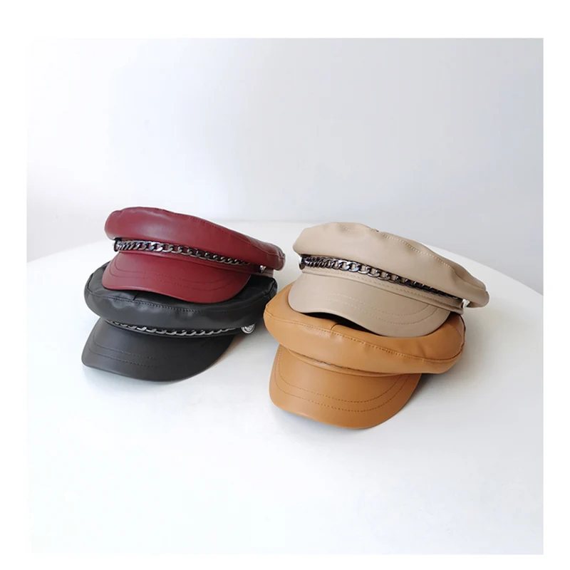Gorra octogonal de moda Ins con cadena de Metal decorativa, boina de cuero Pu rentable para mujer, sombrero con visera que combina con todo estilo Harajuku