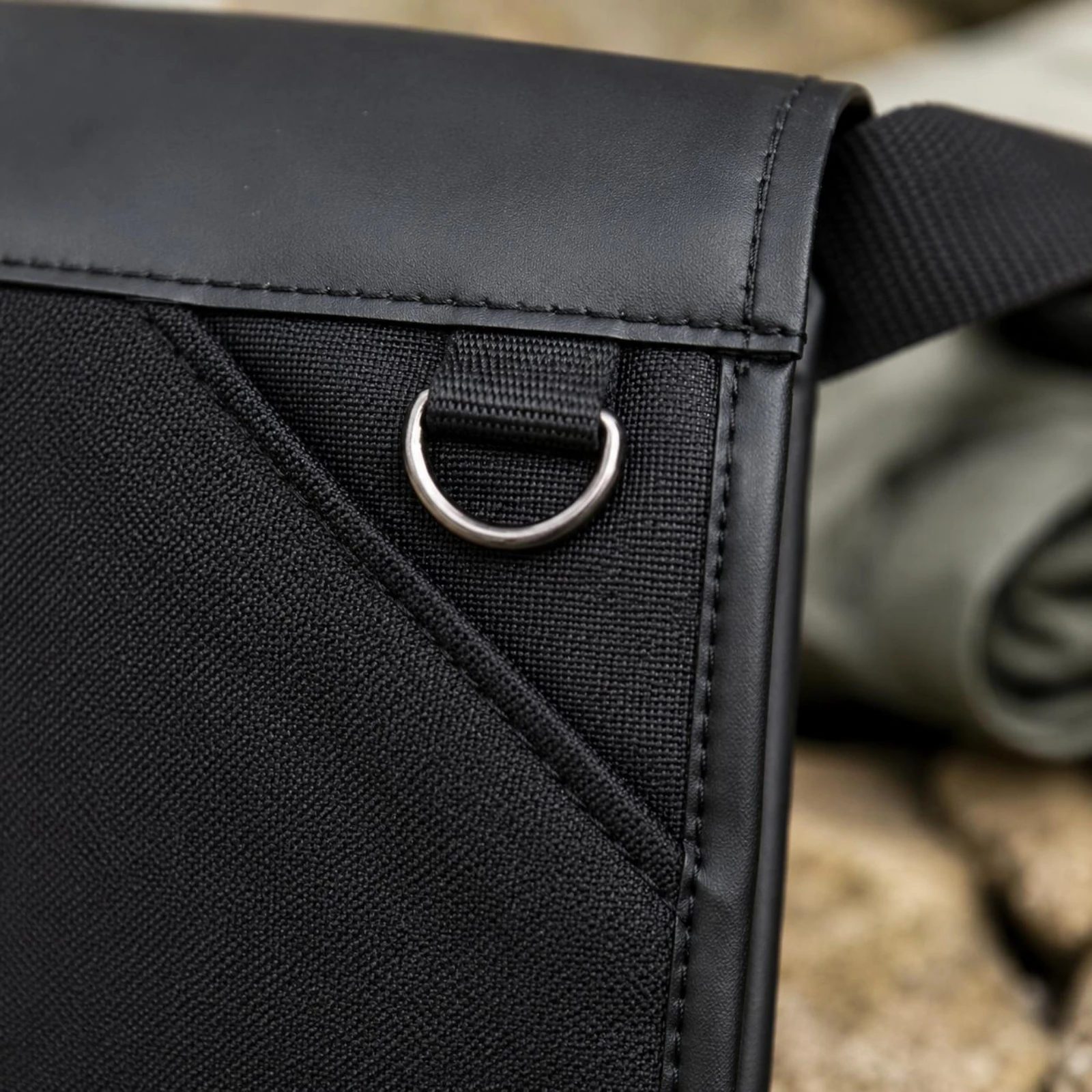 

Waist Tool Bag Adjustable Strap Tool Pouch Waist Pouch Metal D-Rings Construction Gear Black
