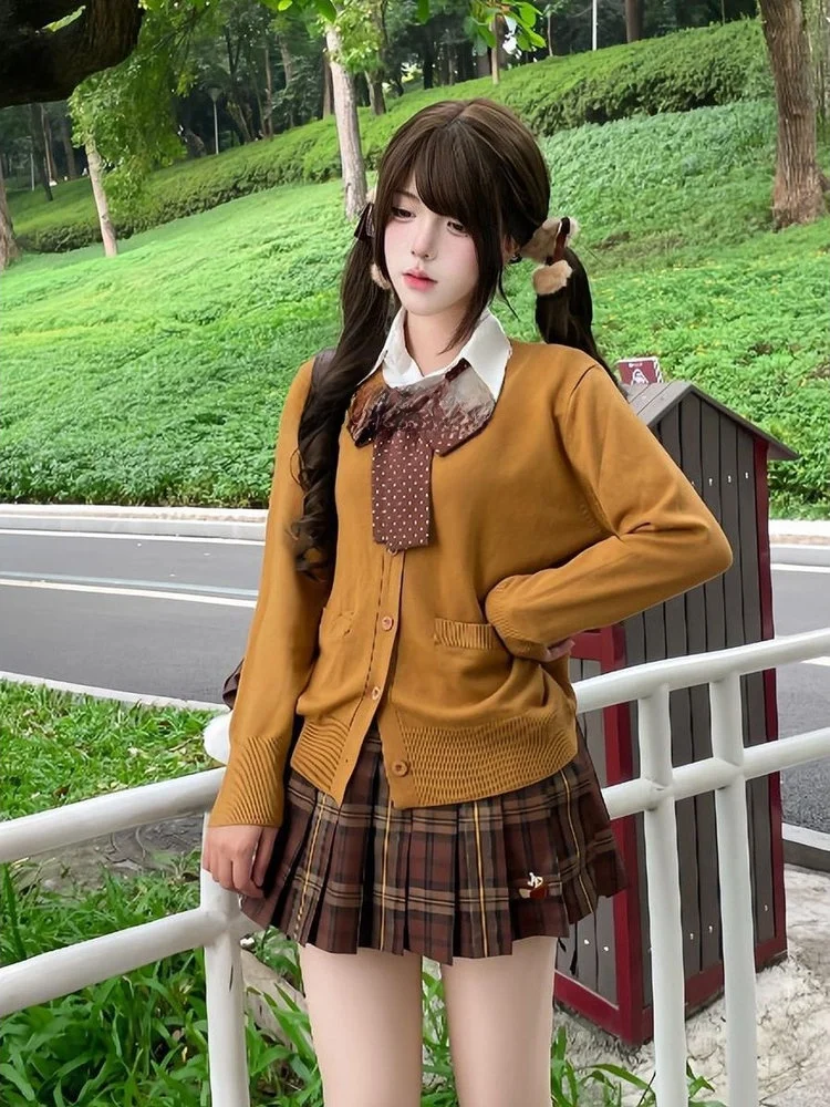 

Коричневый вязаный кардиган-свитер с карамельной юбкой College Sle JK orm Осенне-зимний женский ансамбль Faion