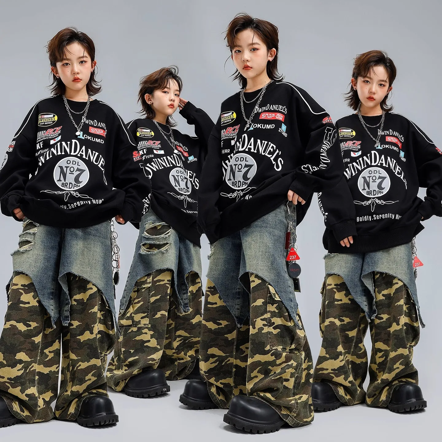 

Детская одежда для джазовых танцев, детский черный свободный топ в стиле хип-хоп, камуфляжные лоскутные джинсы, костюмы для уличных танцев DQL12045