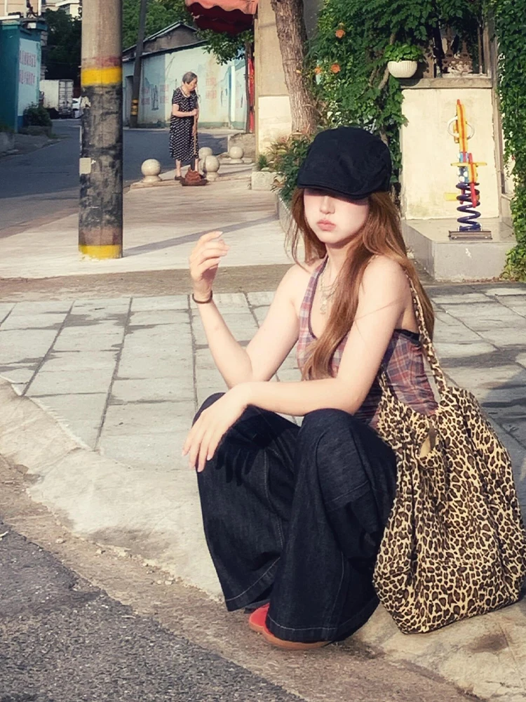 

Рваные джинсы, женские брюки, офисная работа, деловая формальная джинсовая модная женская одежда, удобная элегантная шикарная базовая одежда