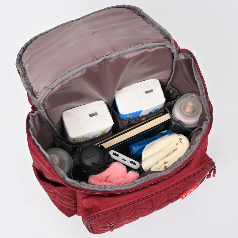 حقيبة أطفال مطرزة بسعة كبيرة أوروبية أمريكية لحفاضات الأمومة وحقيبة ظهر معزولة للأمهات للسفر