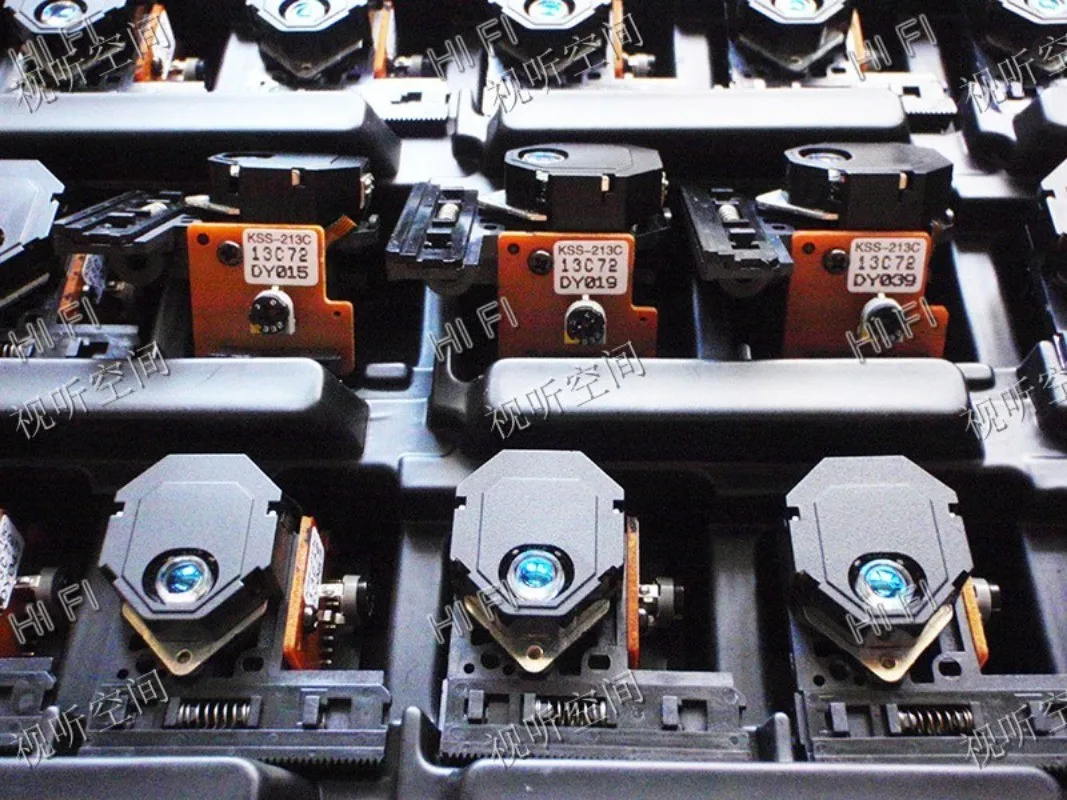 ใหม่ KSS-213C หัวเลเซอร์ CD เลนส์ออปติคอลสำหรับเครื่องเล่นซีดีแทนที่ KSS-213B