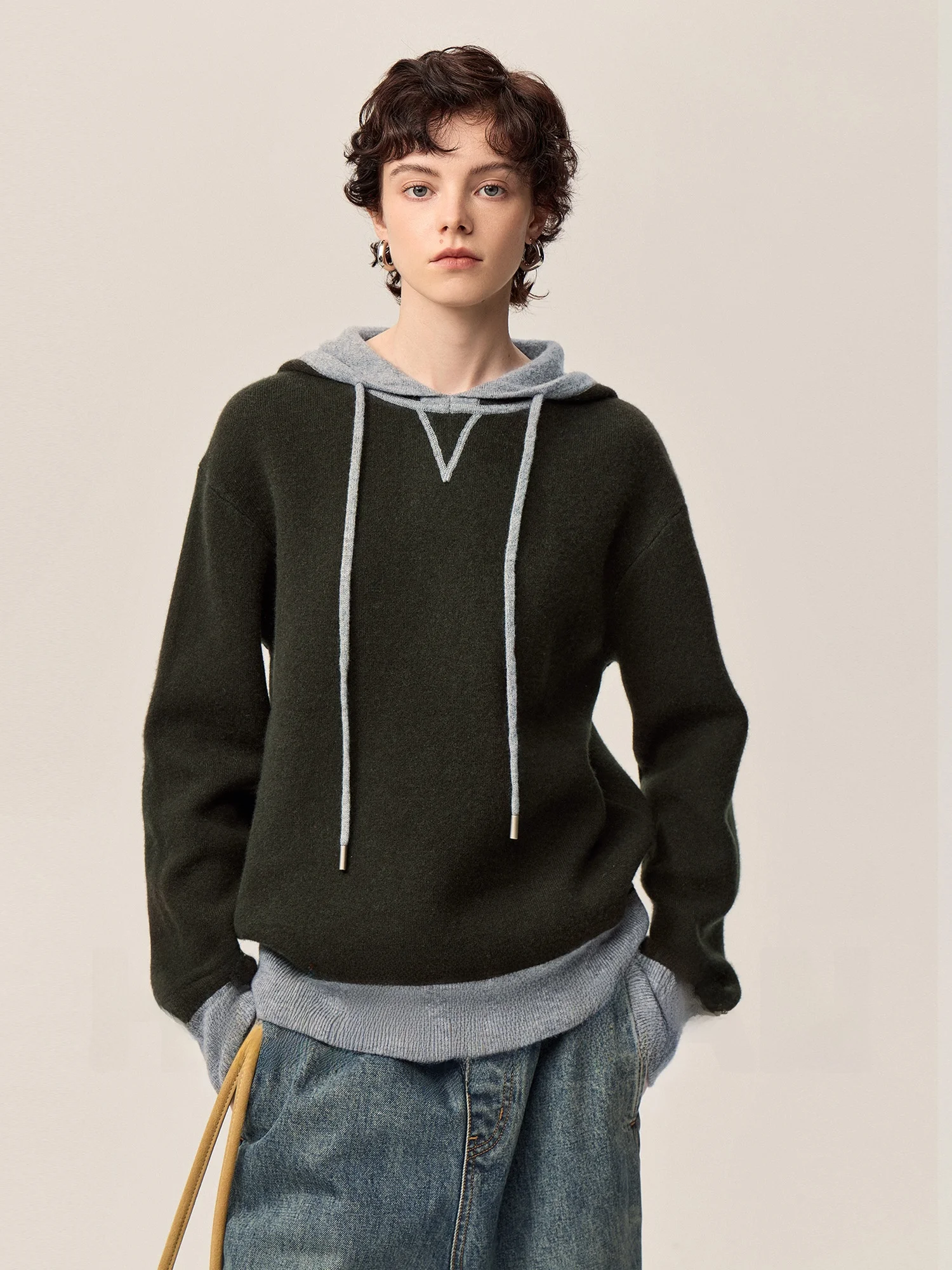 

Женский свитер Hua Ji Yan Air Layer 00 из шерсти с капюшоном, в стиле колор-блок, с завязками, повседневный, комфортный, с длинными рукавами