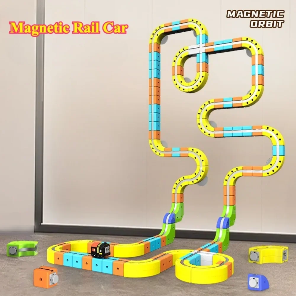 Giocattolo per auto da corsa su rotaia magnetica elettrica fai-da-te Treno motorizzato Montessori e labirinto a gravità, regalo di Natale educativo per bambini