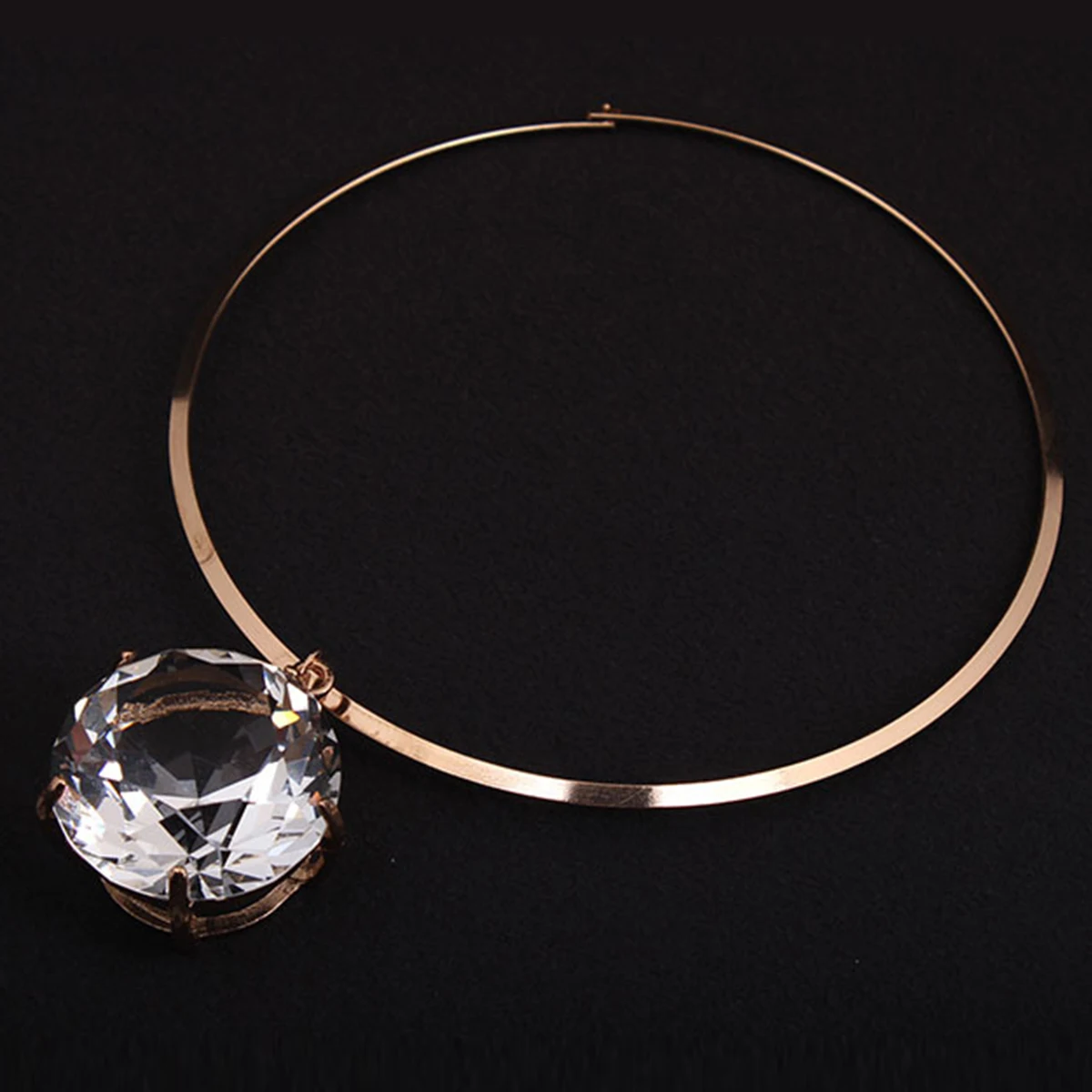Minimalist Glass Pendant Trendy Necklace for Women Party Flash Crystal Clavicle Chain Fashion Torques Jewelry Accessories Gifts