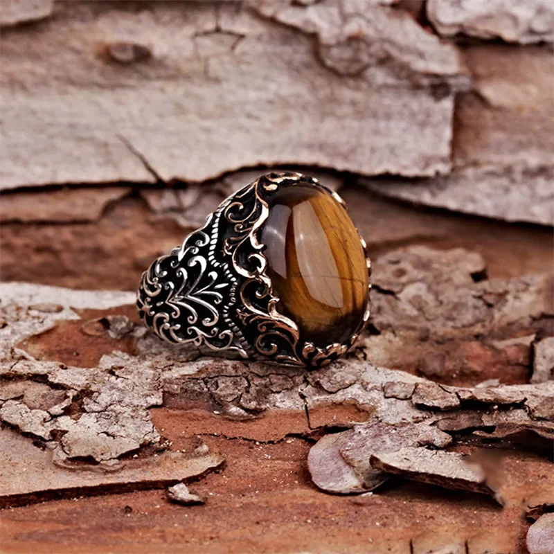 New Fashion Temperament Yellow Turquoise Men\'s Ring Domineering High-grade Copper Material To Attend The Banquet Business Ring