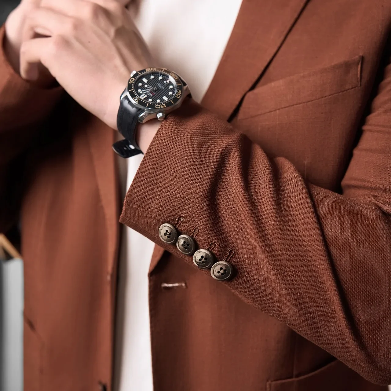 Herren Leinen Blazer Leichte Sommerjacke Unstrukturiert Smart Casual Atmungsaktiv Kühlend Lyocell Resort Stil Stiller Luxus Eleganter Mantel Sonnenschutz Urlaub Strand Viskose Mischung Oberbekleidung Büro Reise Freizei – Detail 4