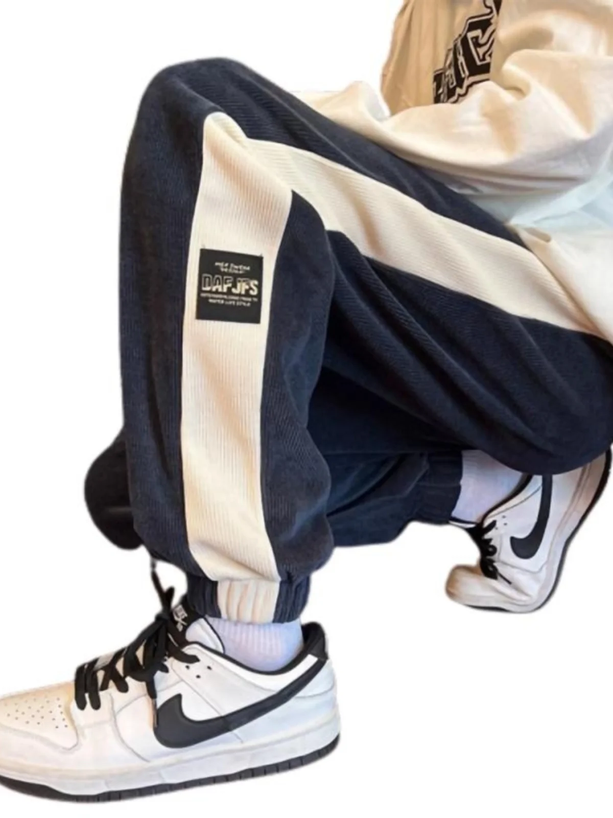 

Autumn Winter Corduroy Men's Casual Sweatpants Loose Fit Hong Kong Sle INS Trendy Fce Lined Long Trousers Youth Daily Wear