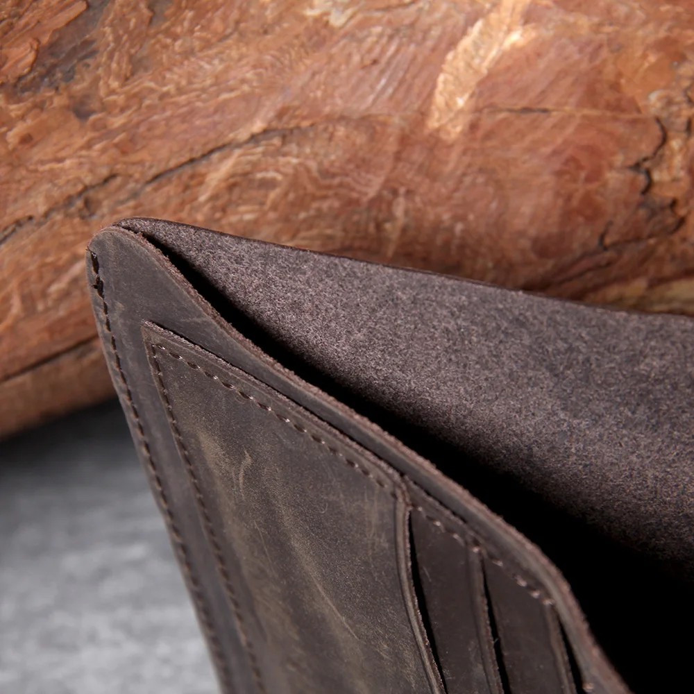 S.WORKER Klassische Kurzbörse aus Vollnarbenleder für Herren, Minimalistische Taschenbörse mit Kartenhalter – Detail 13