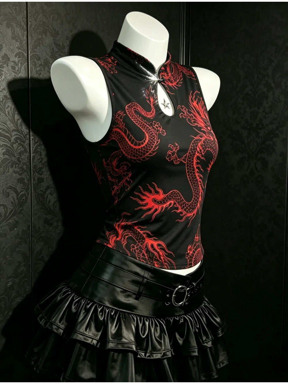 2026 new summer dark dragon print sleeveless top with stand up collar and hollowed out street fashion, spicy girl niche vest ins
