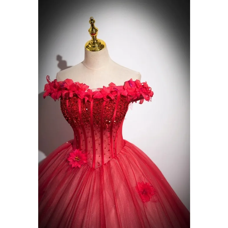 فستان أداء شبكي أحمر بكتف واحد، فستان منفوش بالزهور، فستان أداء امتحان الفن الصوتي، مضيف الاجتماع السنوي