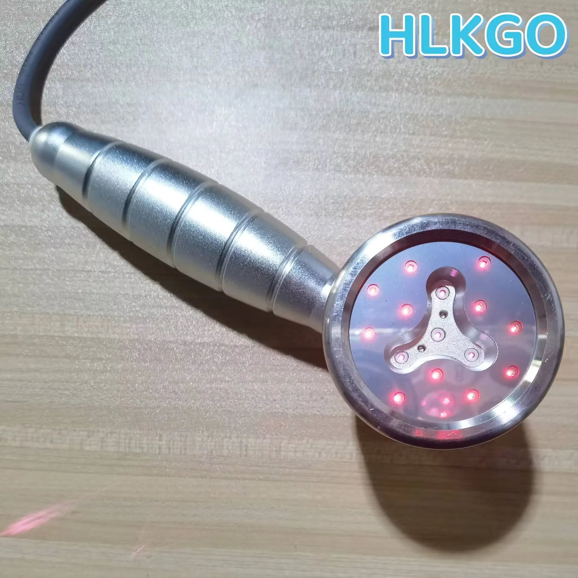 

Многофункциональный лазерный терапевтический аппарат 5 Вт с 17 диодами (808 нм + 650 нм) для лечения хронической боли и физиотерапии