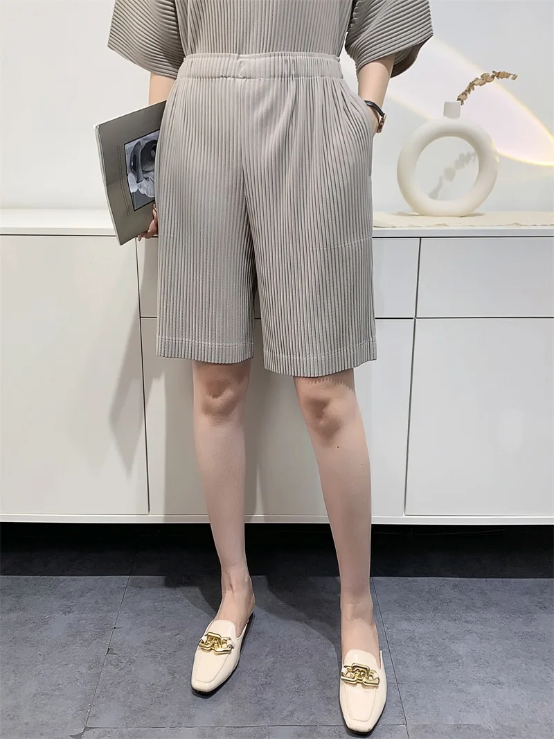 Miyake Pleated 2024 Spring Summer Loose Casual Wide-leg Five-quarter Pants High-waisted Versatile Straight Pleated Pants Women