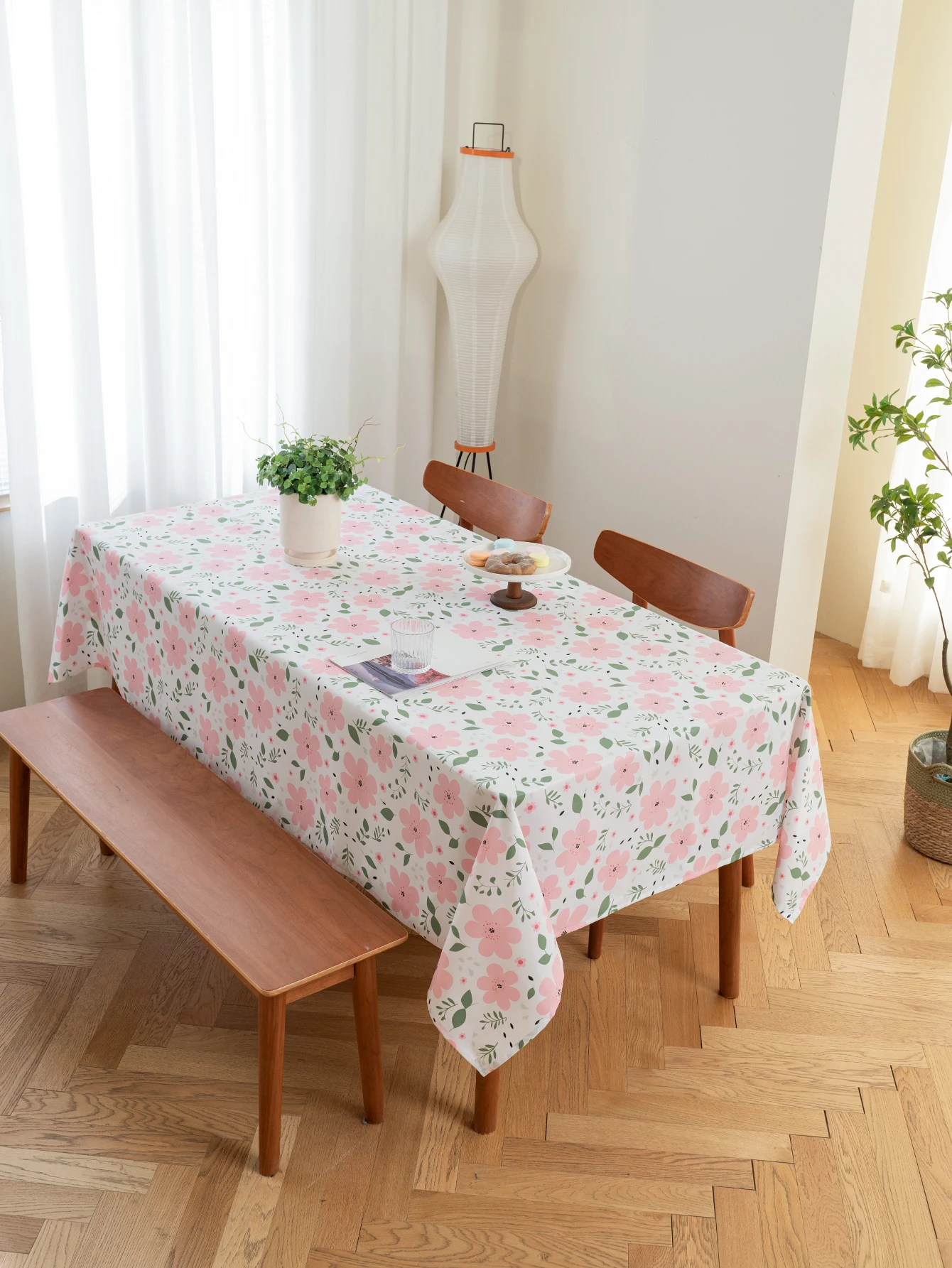 1 piece of floral tablecloth waterproof, suitable for restaurants, etc