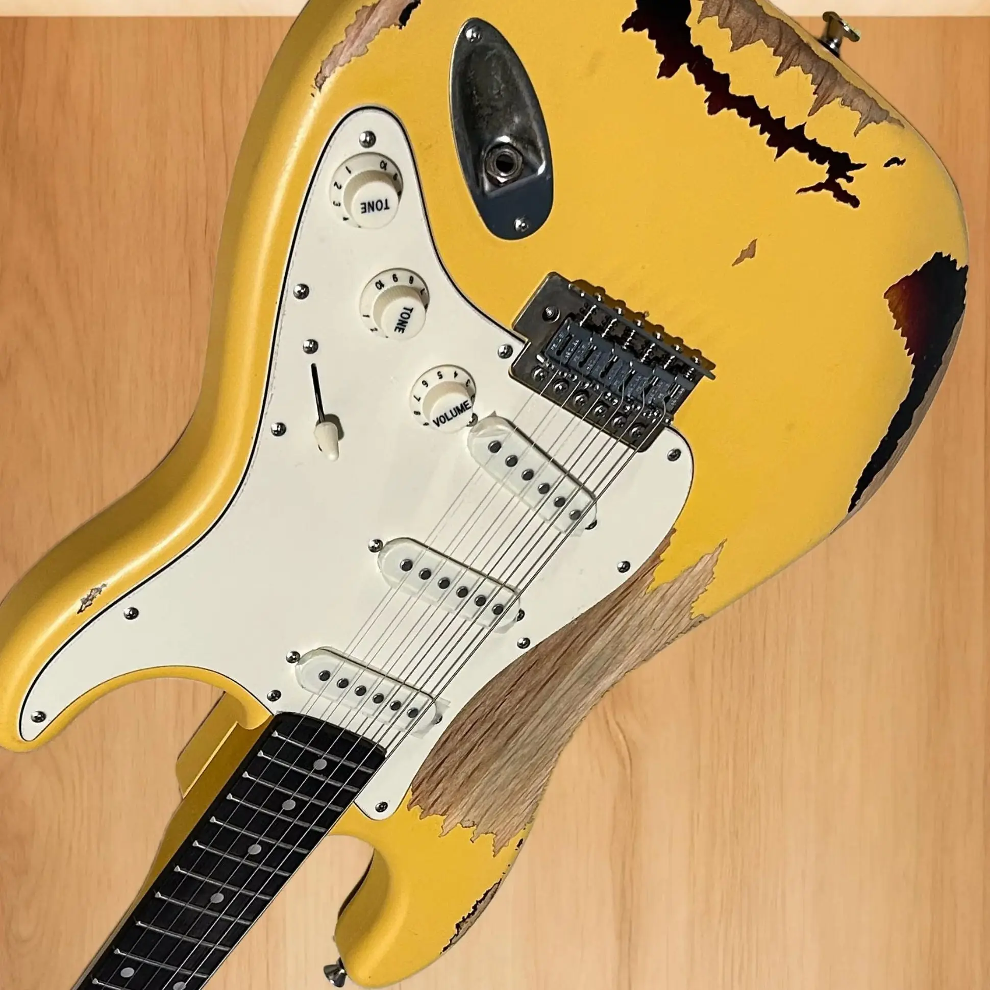 Aged Electric Guitars, Yellow&Vintage Sunburst Color, Alder Body, Rosewood Fretboard view 4