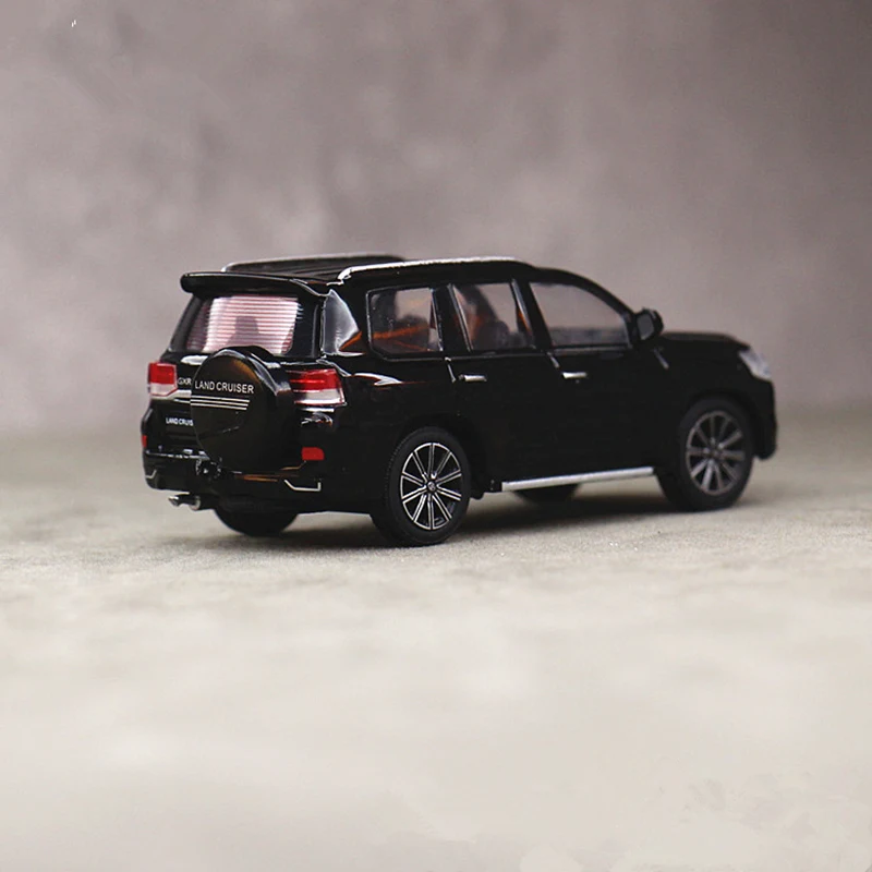 1/64 Toyotas Land Cruiser LC200 SUV Alloy Car Model Diecast Metal Off-road Vehicle Car Model Miniature Scale Simulation Kid Gift