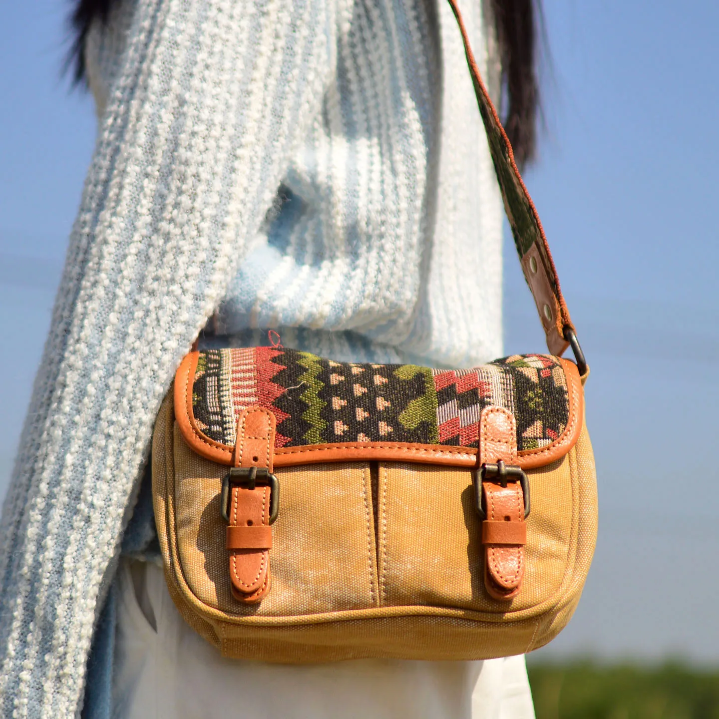 AETOO National style canvas crossbody bag for women - Retro patchwork color-matched saddle bag - Elegant casual single shoulder
