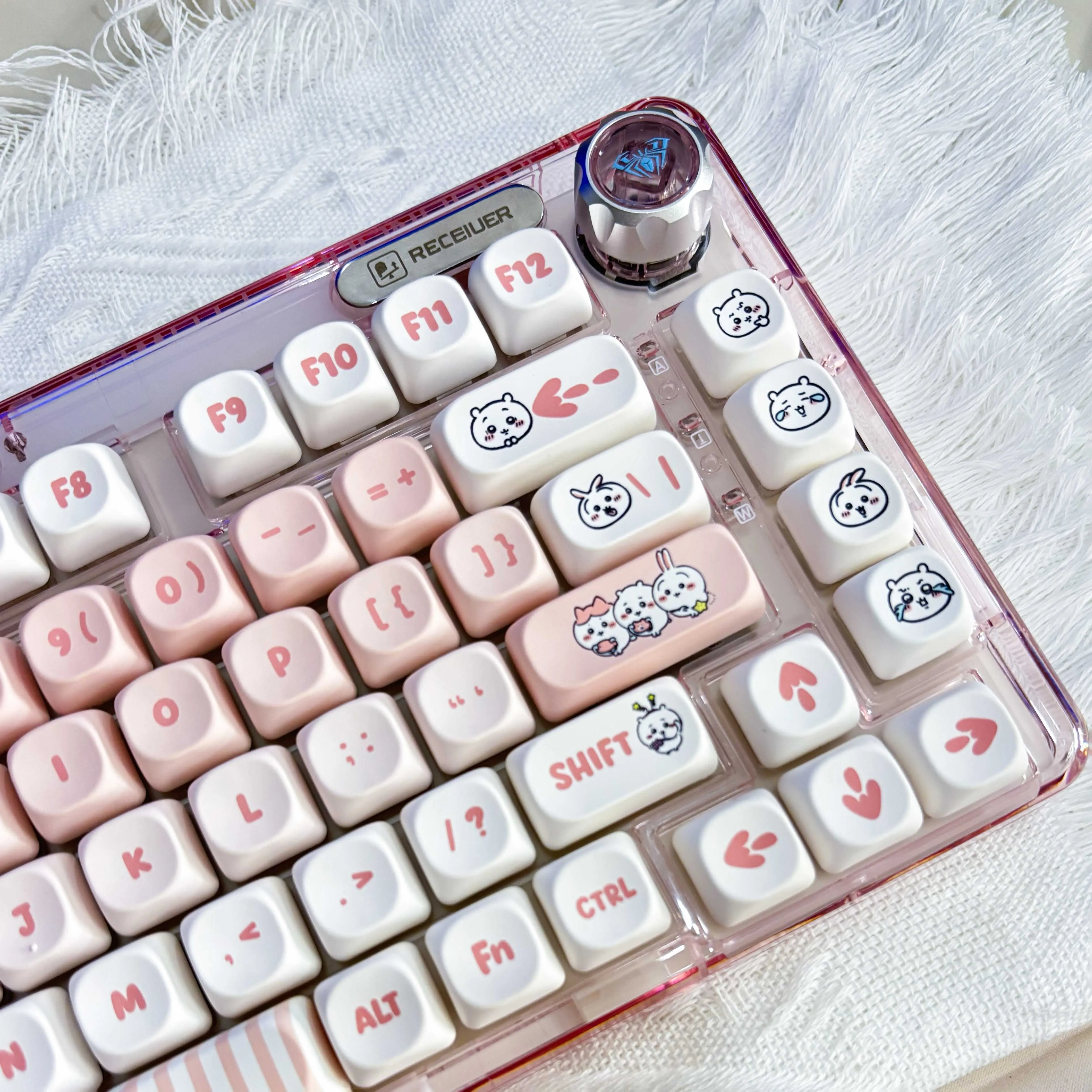 Cheer-Up Usagi Keycaps MOA Profile PBT Material Kawaii Keycaps أغطية مفاتيح متينة مع تصميم أرنب لطيف
