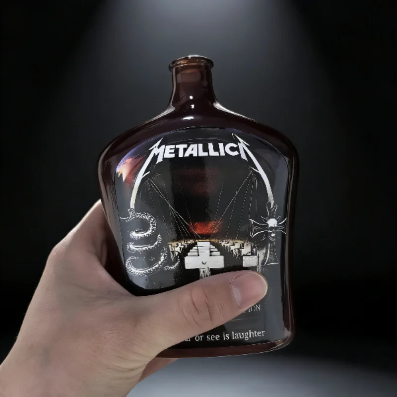 

Limited Edition Whiskey Decanter 45th Anniversary Metallica Rock Band Series Glass Bottle with Skull Cross Decoration