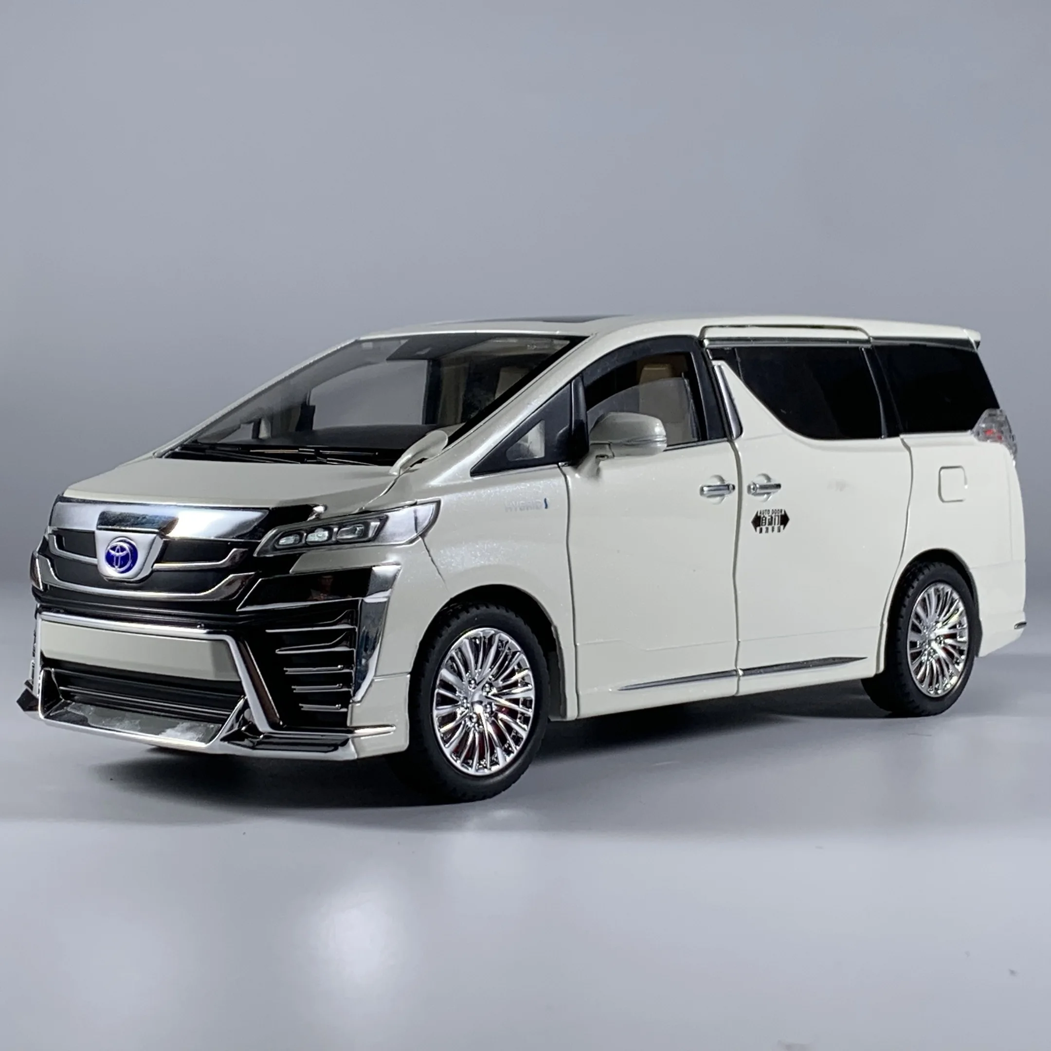 1:18 Toyota Vellfire Alphard LM300 MPV Alloy Metal Diecast Model