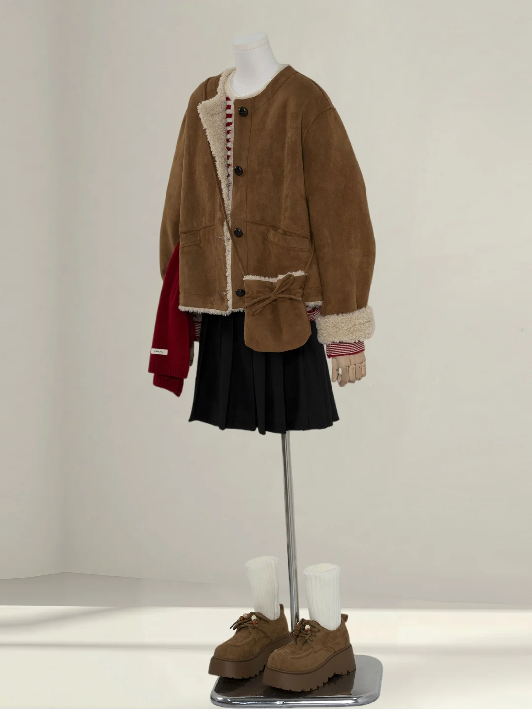 Damski okrągły płaszcz ze skóry zamszowej i futra jagnięcego, jesienno-zimowy, vintage, skórzany, ocieplany futrem, koreański styl, luźny krój.