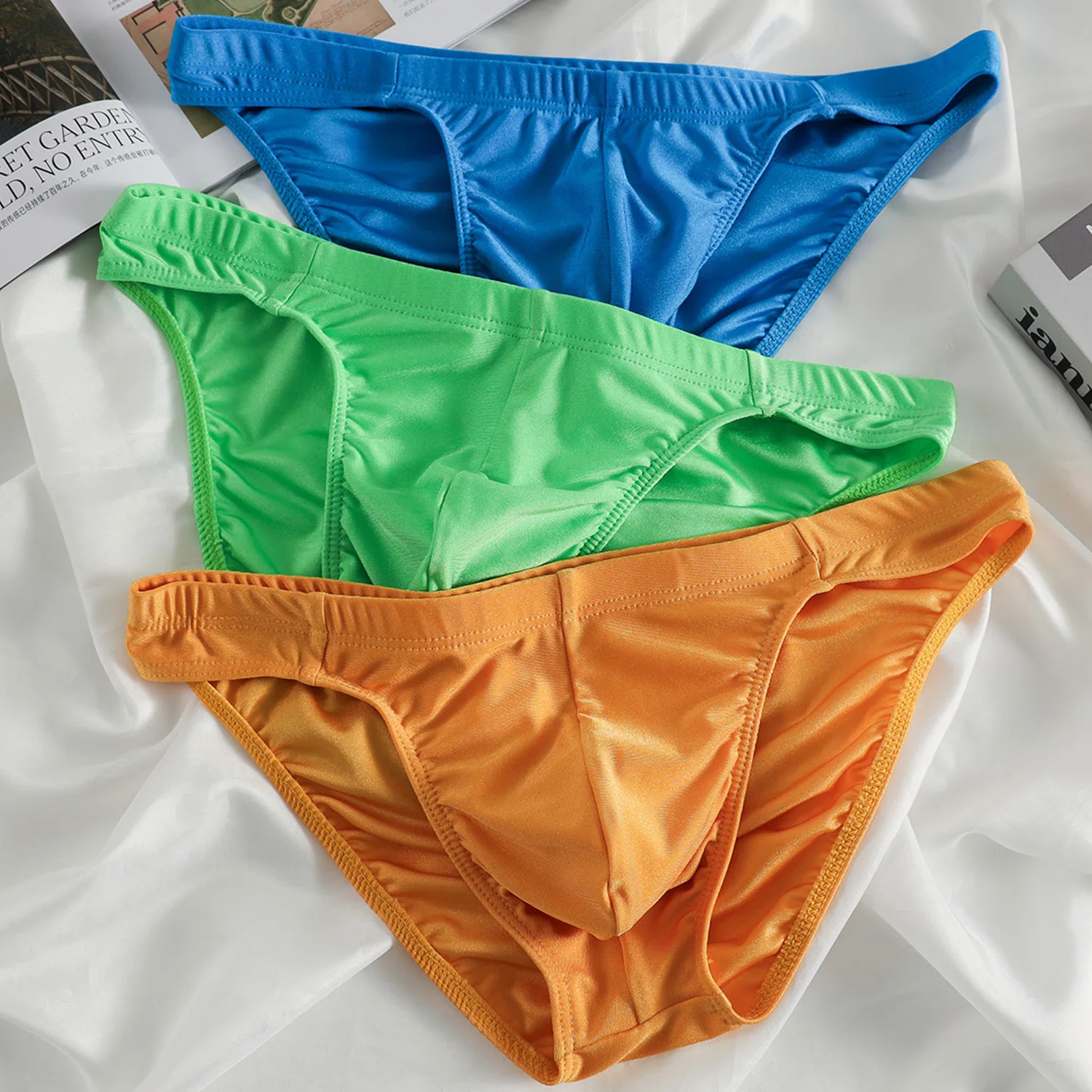 Men Ice Silk Briefs Undies Solid Color Quick Drying Panties Man Sexy U Bulge Pouch Breathable Underwear Youth Elastic Underpants